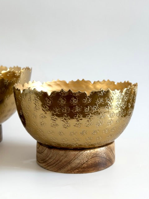 Hammered Gold Bowls with Wooden Base — Set of 2